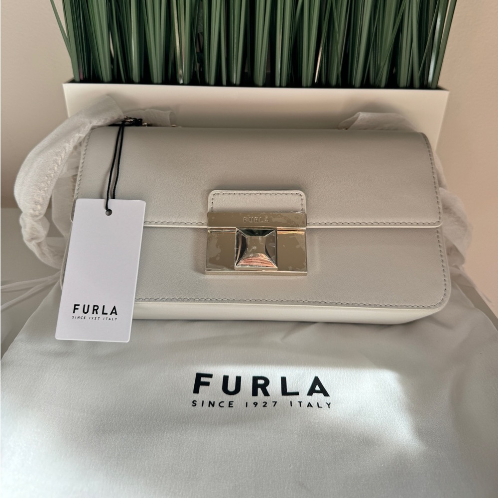 New Furla Leather Crossbody MARSHMALLOW - Picture 1 of 8